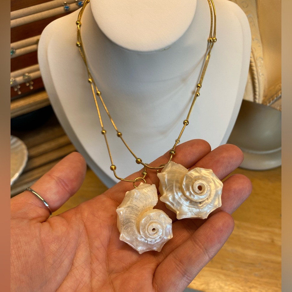 M10 Mermaid Shell Necklace